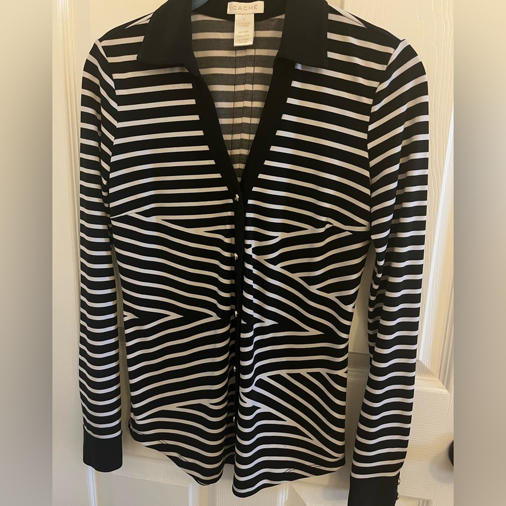 Cache vintage shirt size XS .  EUC gold buttons.